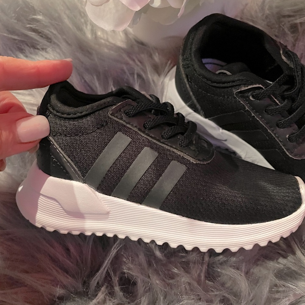 Toddler adidas size 6 black